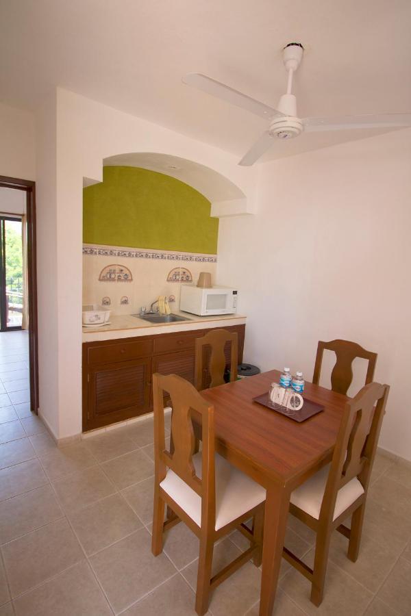 Chac Chi Hotel & Suites Isla Mujeres Exterior photo