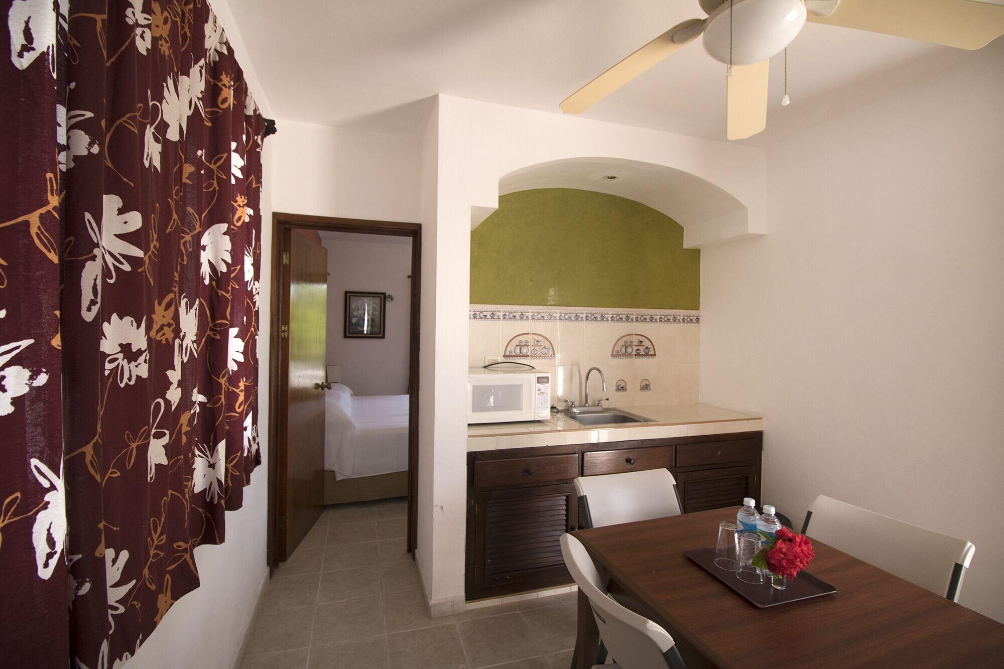 Chac Chi Hotel & Suites Isla Mujeres Exterior photo