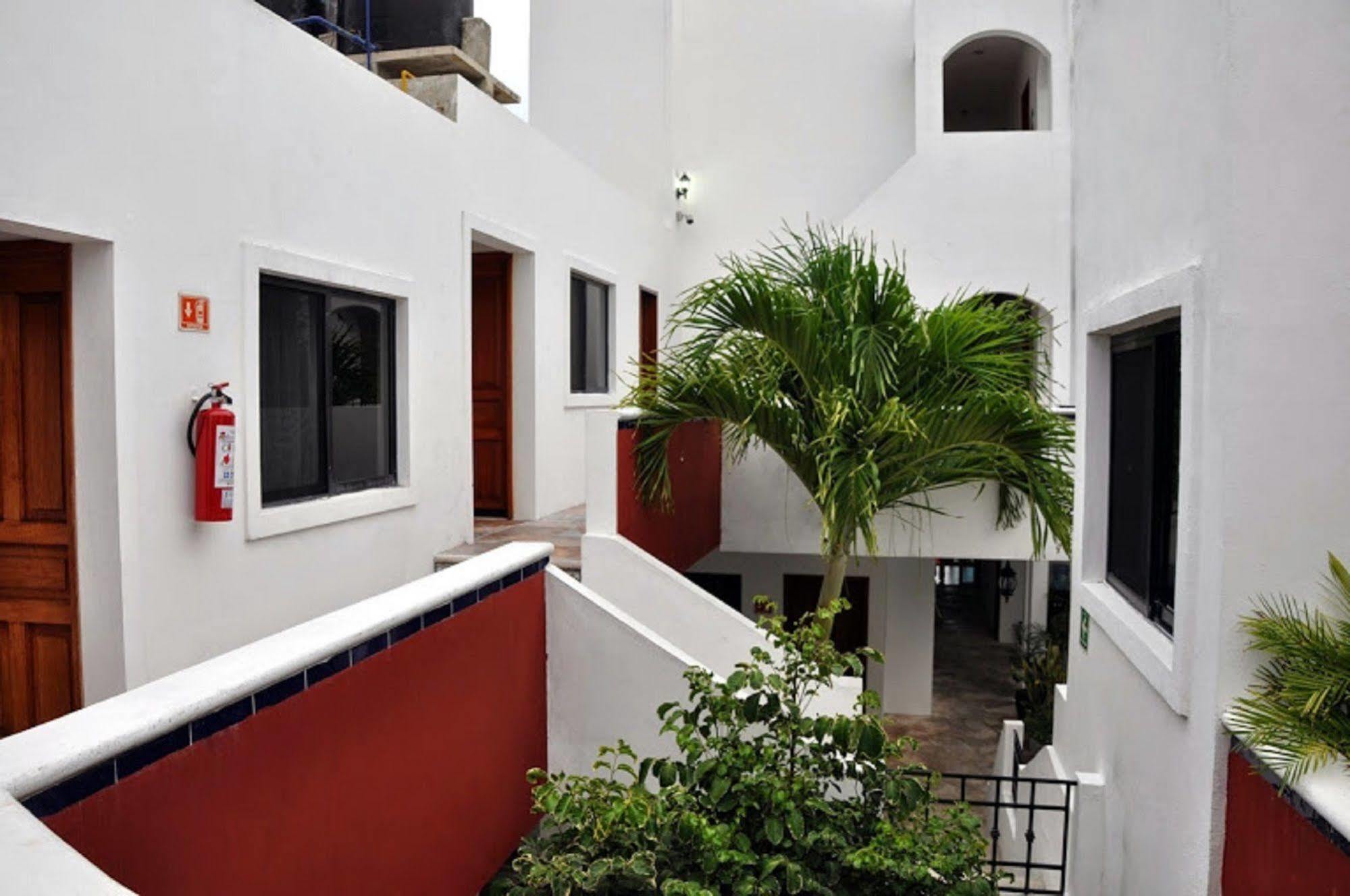 Chac Chi Hotel & Suites Isla Mujeres Exterior photo
